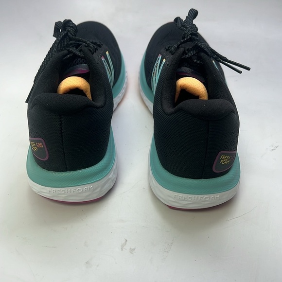Women’s New Balance Fresh Foam 680 V7 Running Shoes Size 6 Black/Teal New in Box - Picture 5 of 9